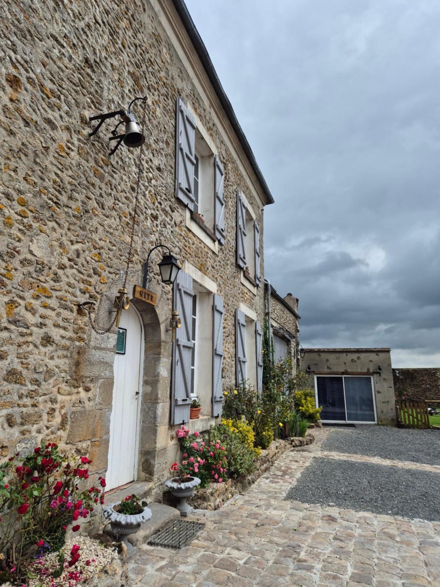 Hotel Domaine De La Ferme De Jean Grogne Fontenay-Trésigny Exterior foto